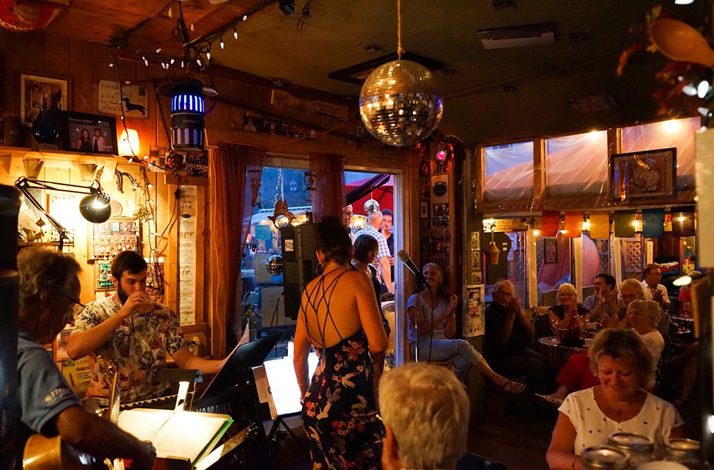 Café Bistro 44